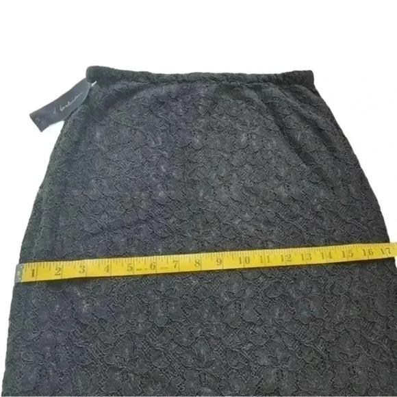 Aritzia T. Babaton Jasper Lace Skirt Black New With Tags Feminine Women's size 6 - Picture 8 of 9